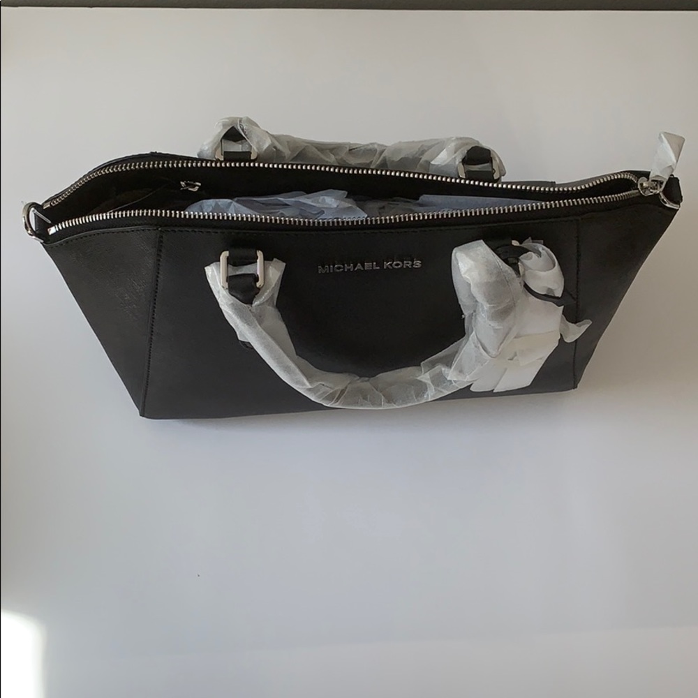 🔴SOLD OUT🔴 🎉HP- Michael Kors Ciara Satchel - Picture 7 of 16